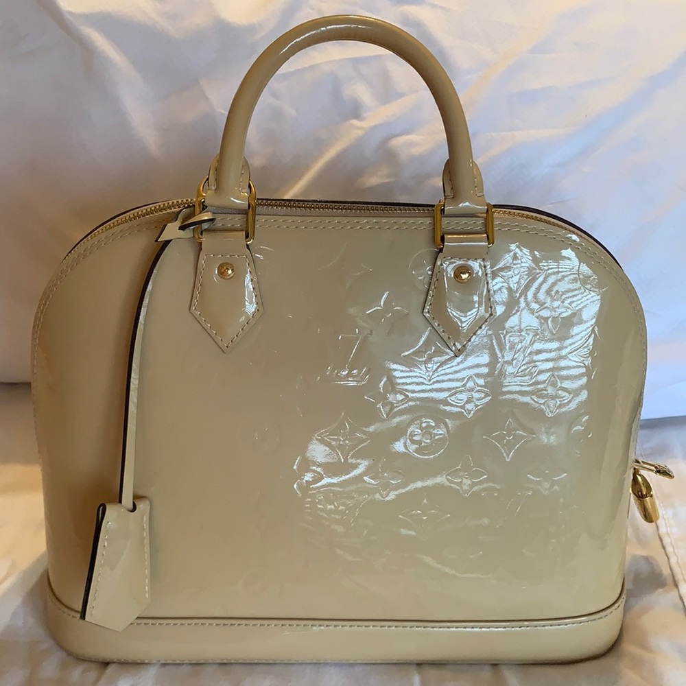 Authentic Louis Vuitton Patent Alma MM Beige With Gold Hardware!